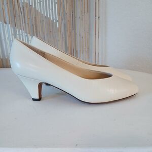 Nordstrom Comfort Construction Leather Low Kitten Heels Pumps Sleek 8 WW Wide